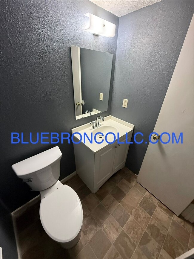 Photo - This one will go fast, marvelous 3 bedroom for great price in Lee's Summit