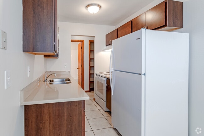 2BR, 1BA - 950 SF