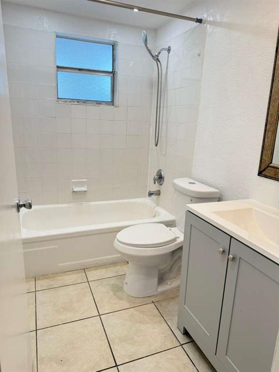 Photo - 4841 NW 9th Dr Unidad 4840