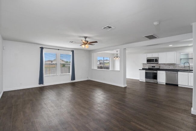 Photo - 410 Tower Dr