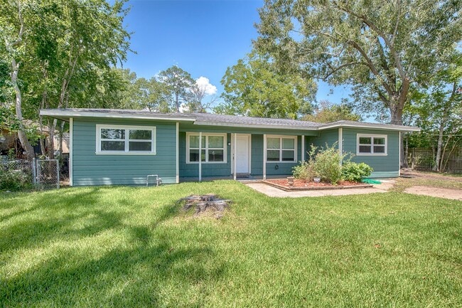 Building Photo - 2113 Holly Dr Rental