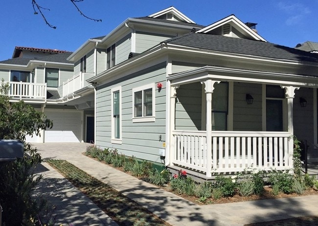 Building Photo - 718-724 De La Vina St Apartments