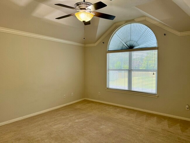 Photo - 202 Almond Dr