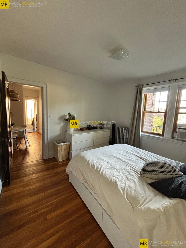 Photo - 52 Strathmore Rd