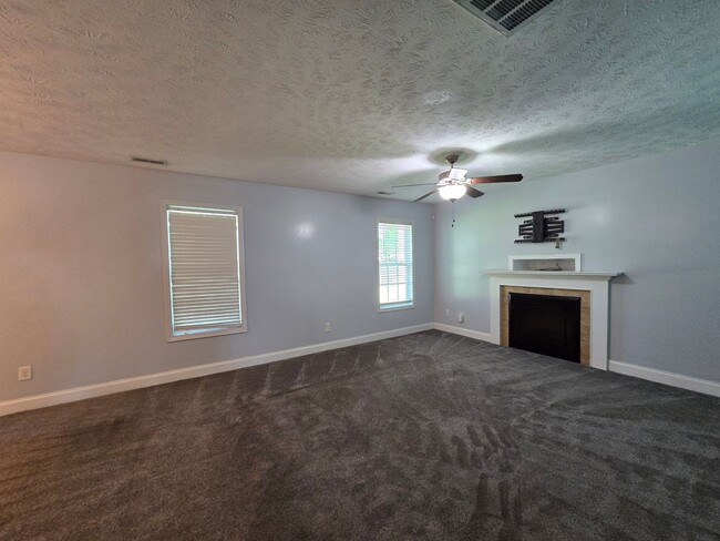 Photo - 103 Flag Dr