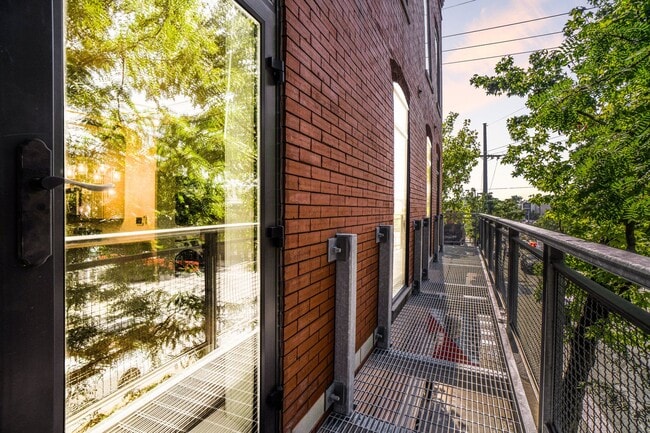 Photo - Modern 1 Bedroom, 1 Bath Apartment Home Located In Historic Westport Unit 435-302