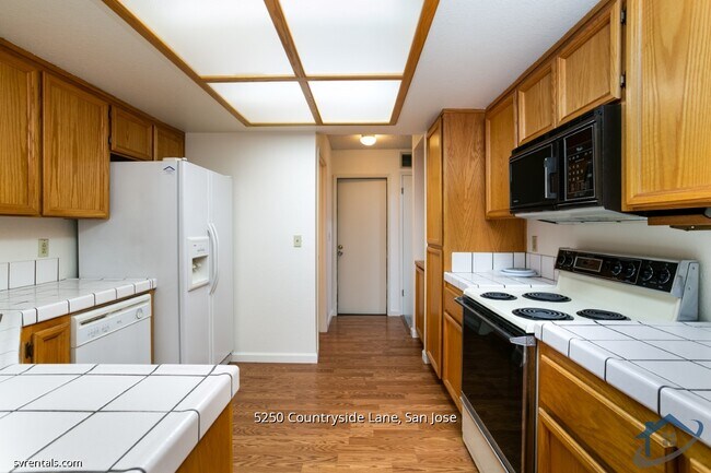 Photo - 5250 Countryside Ln