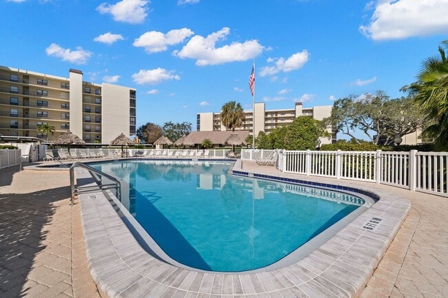 Photo - 2700 Cove Cay Dr Unit 3F