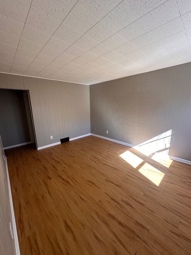 Photo - 705 E Center St