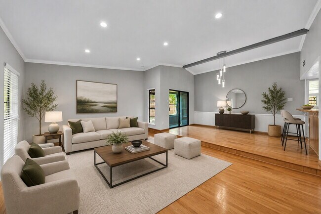 "Spacious 4-Bedroom Retreat with Pool & Elegant Finishes in Plano!"