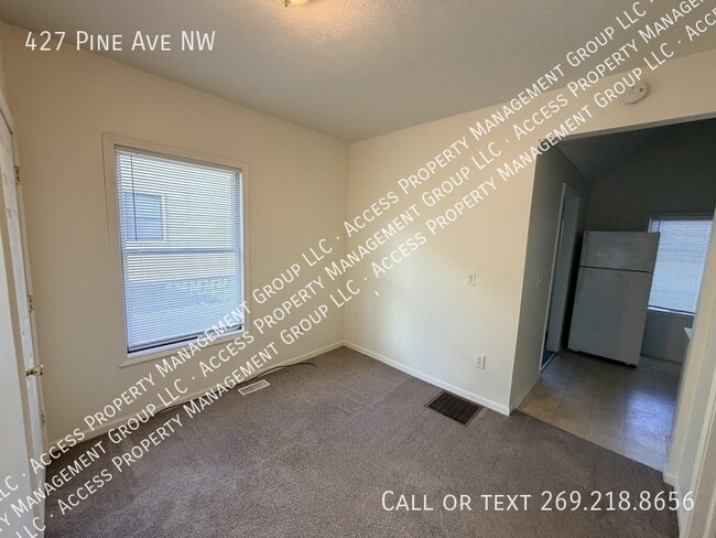 Photo - 427 Pine Ave NW