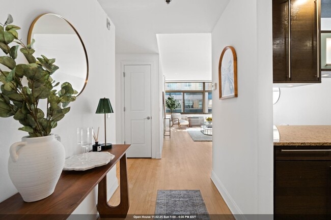 Building Photo - 10 Regent St Unit 501