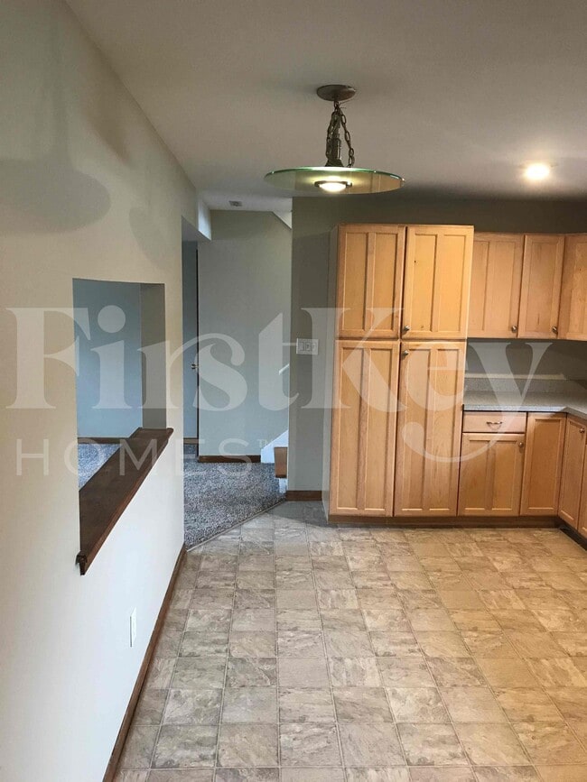 Photo - 155 Berkshire Dr