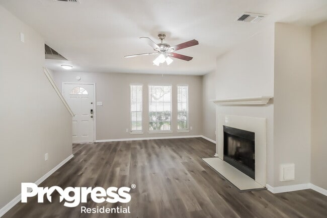 Photo - 18450 Hollow Oaks Cir