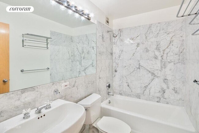 Photo - 52 Spring St