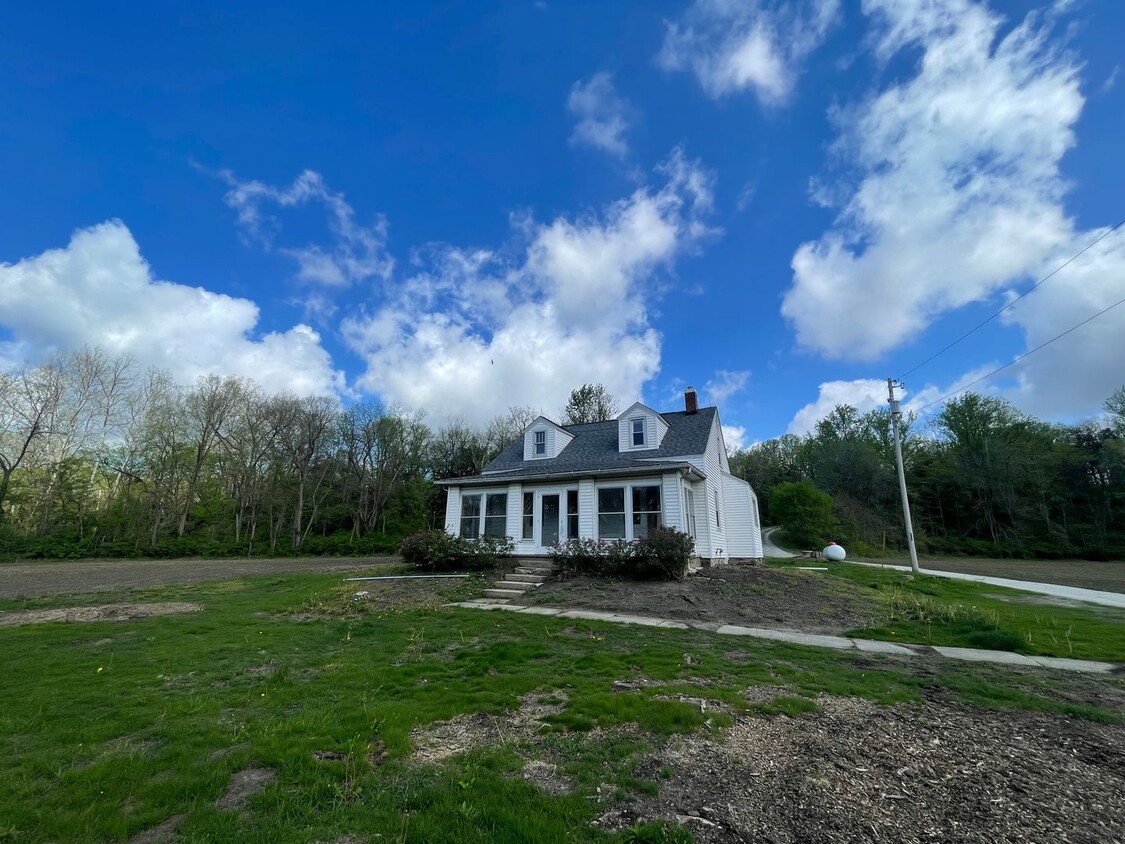 3 Bedroom Single Family Home - 3 Bedroom Single Family Home