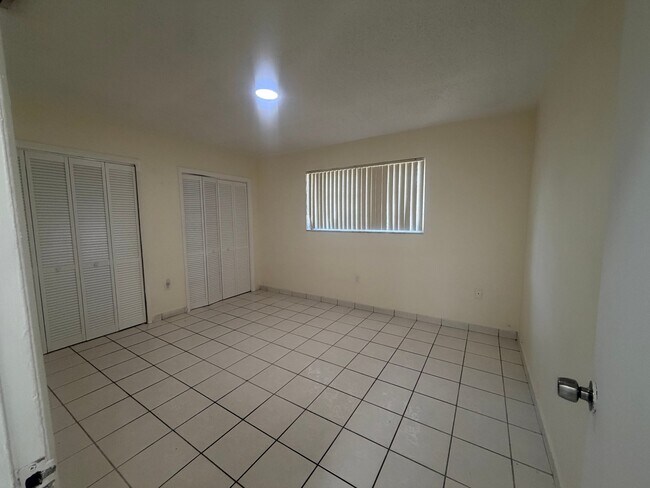 3821 SW 89th Ct Unit Front