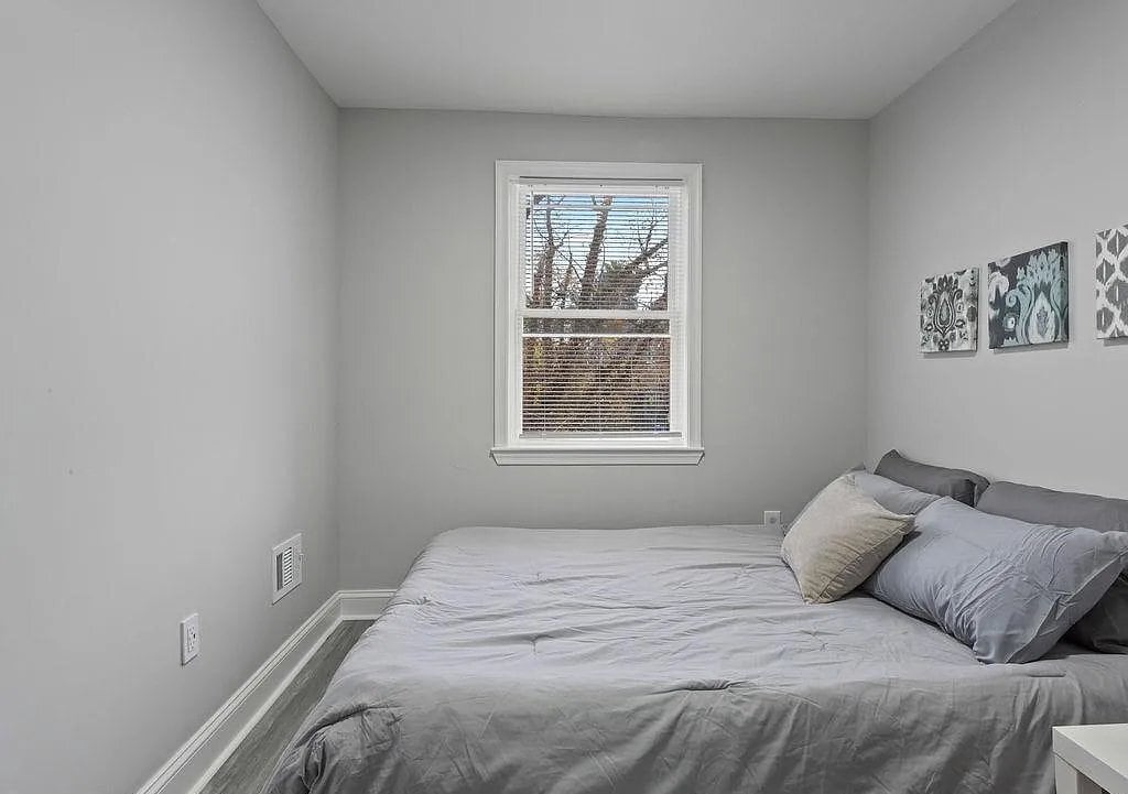 Photo - 5716 Leith Walk