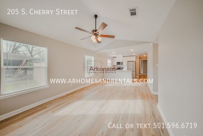 Photo - 205 S Cherry St