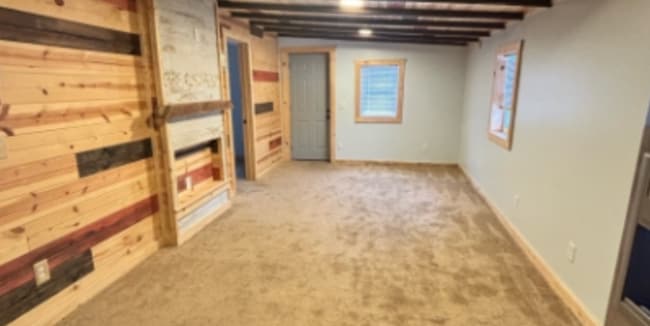 Building Photo - 815 Salmon Ave