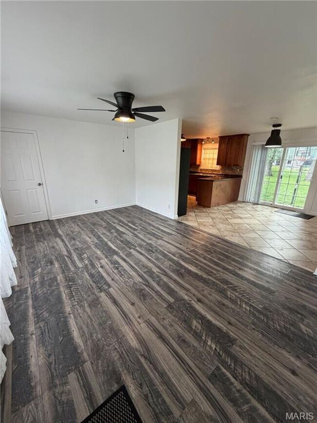 Photo - 713 Plaza Dr