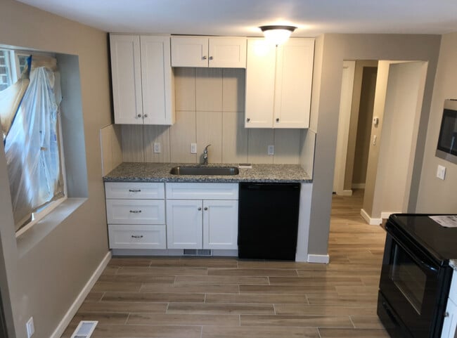 Photo - 1145 Montgomery St W