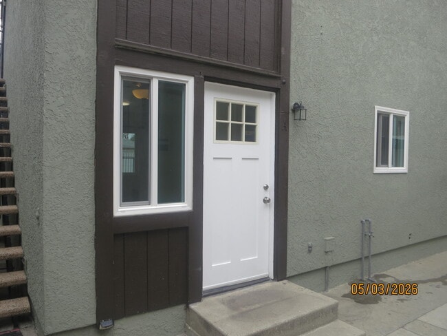 Building Photo - 2123 Alsace Ave Unit A