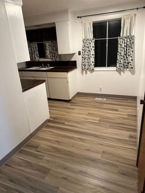 Photo - 1580 Larkspur Ave