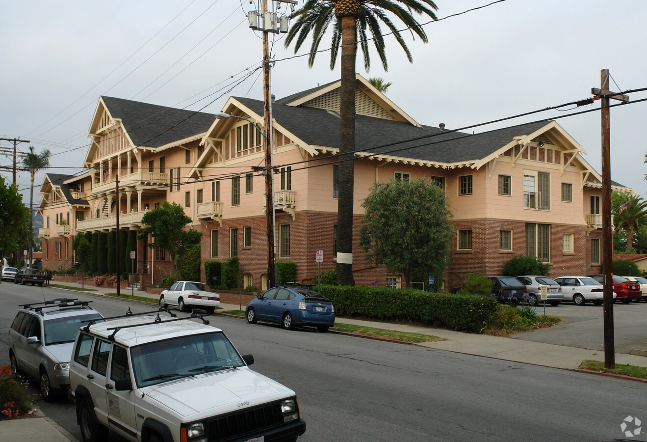 Photo - 105 W Sola St