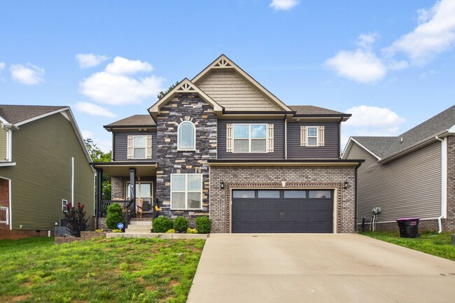 Pet Friendly Four Bedroom! - Pet Friendly Four Bedroom! House