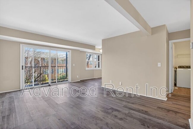 Photo - 211 Crocker Dr Unit D