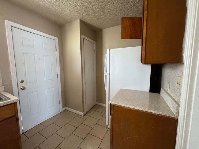 Photo - 912-912 Williamson Dr Unit 910