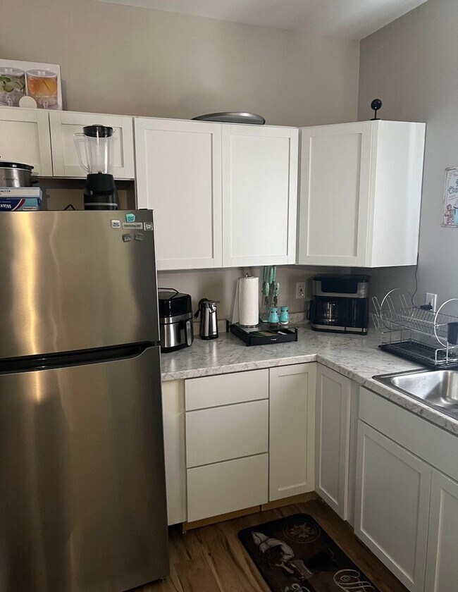 Building Photo - 1917 W Madison St Unit #2