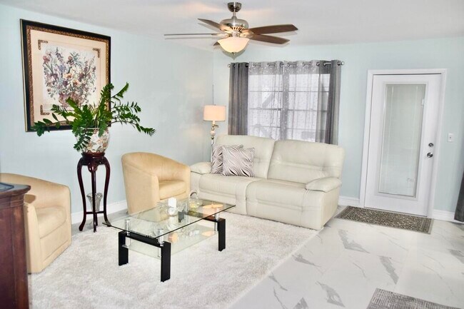 Photo - 364 Keswick C Unidad 364