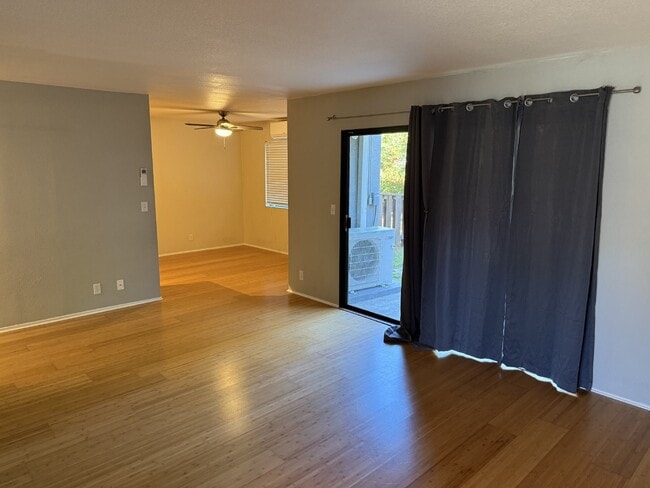 900 Cambridge Dr