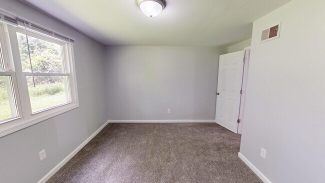 1BR, 1BA - 850SF - Bedroom