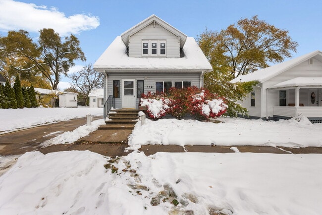 Building Photo - 742 S 23rd St