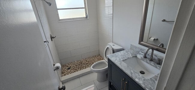 Photo - 2209 NE 2nd St