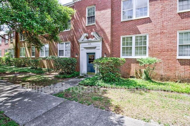 Building Photo - 2940 Oleander Dr Unit C-6