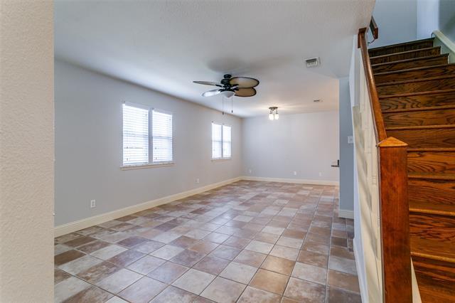 Photo - 525 E Estill St