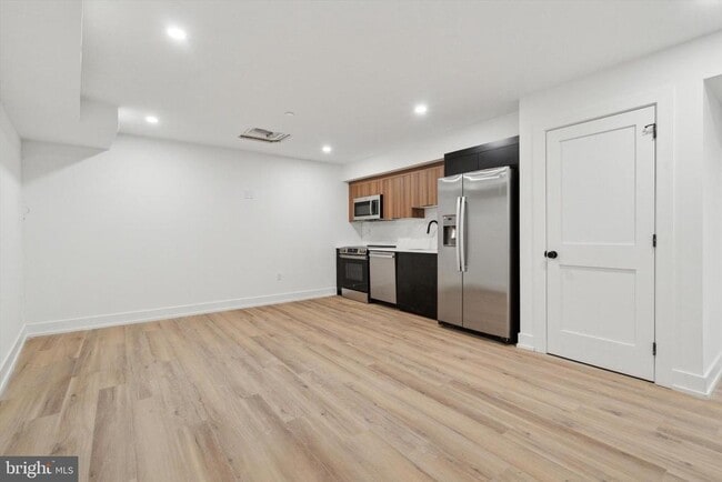 Building Photo - 808 N 3rd St Unit 2