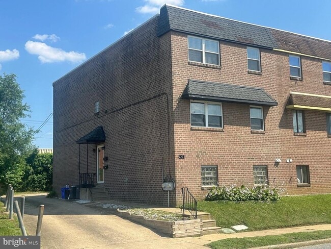 Building Photo - 9223 Alton St Rental