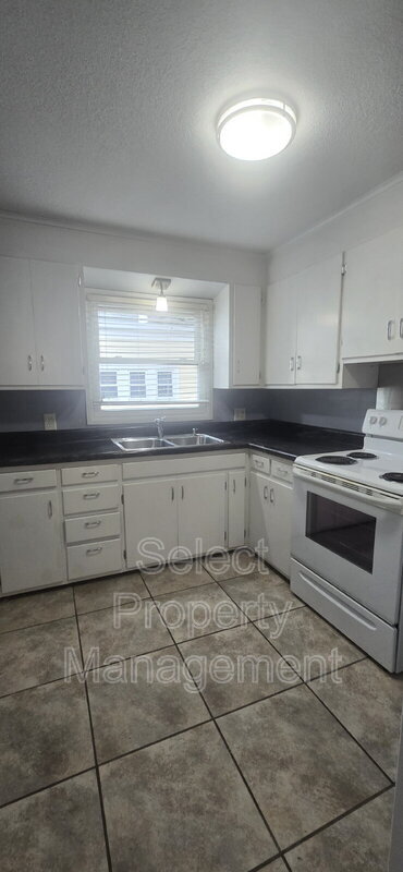 Photo - 616 Lawton Pl
