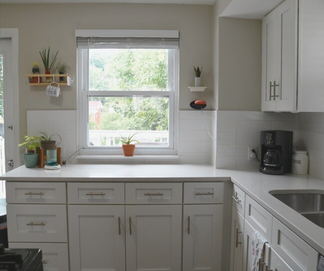 Photo - 732 Churchill Ave