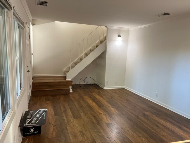 Photo - 2586 Tosca Way