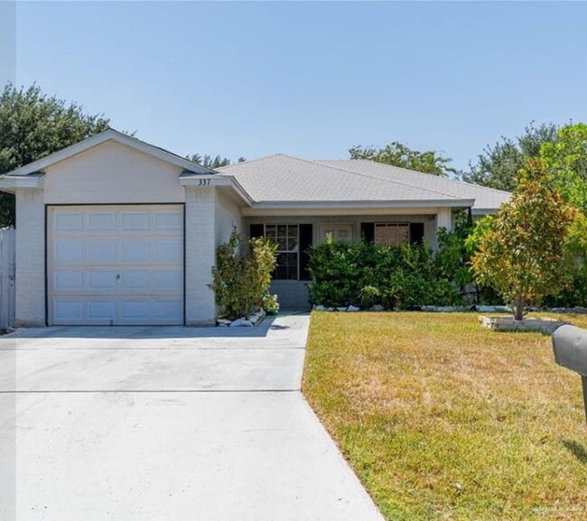 Photo - 19 Roundup Cir