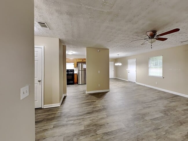 Photo - 105 Whitehead Dr