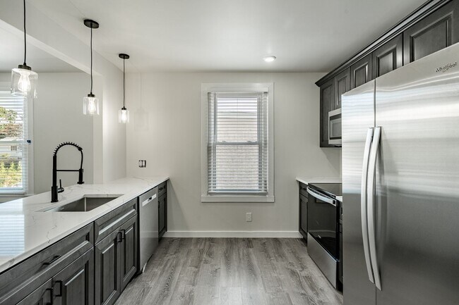 Photo - 324-326-326 Darby Rd Unit 2L