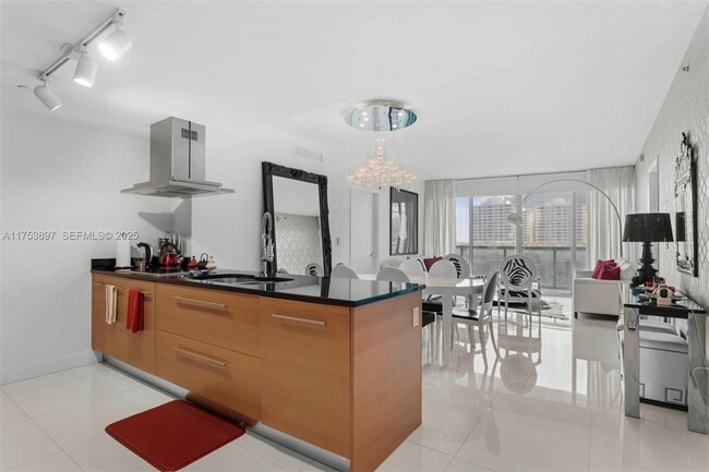 Building Photo - 495 Brickell Ave Unit 805