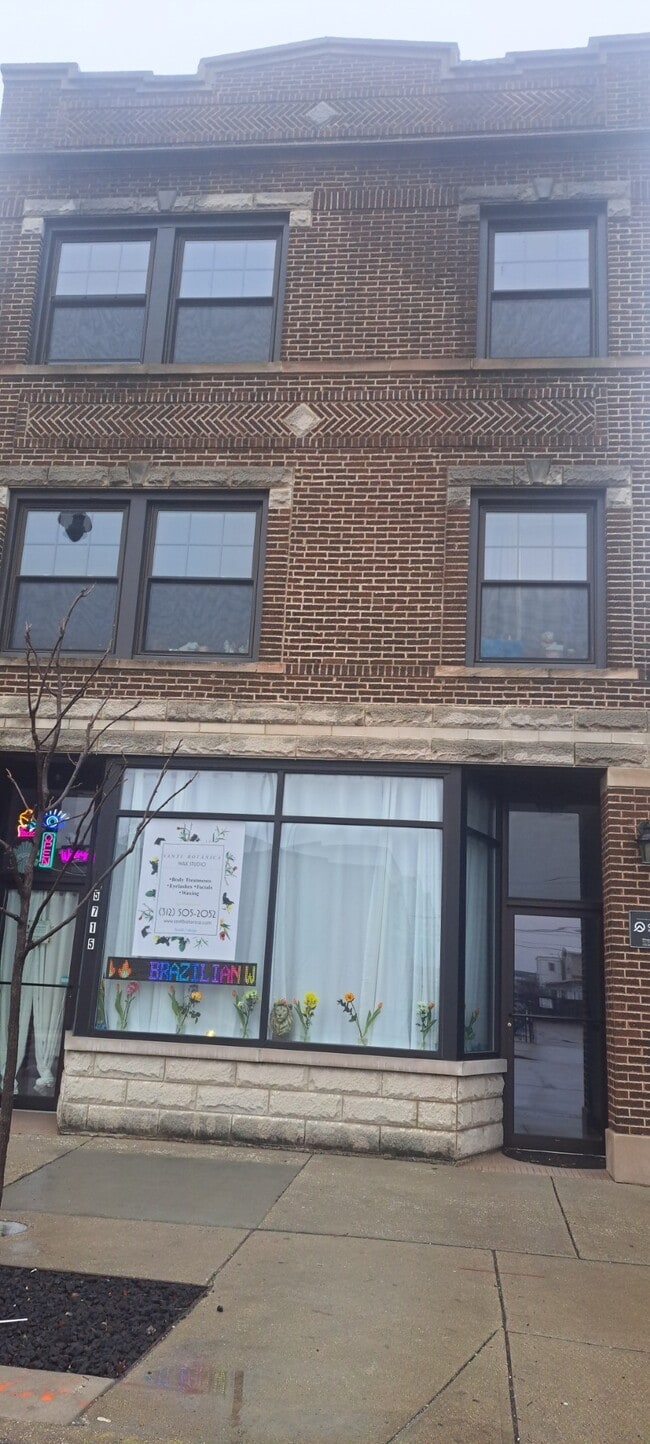 Building Photo - 5715 W Irving Park Rd Unit 3rd floor